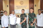 Kantor Pertanahan Kabupaten Aceh Timur Serahkan Sertipikat Tanah ASMIL Peudawa Yonif TP 853/BRB Kecamatan Peudawa, Aceh Timur