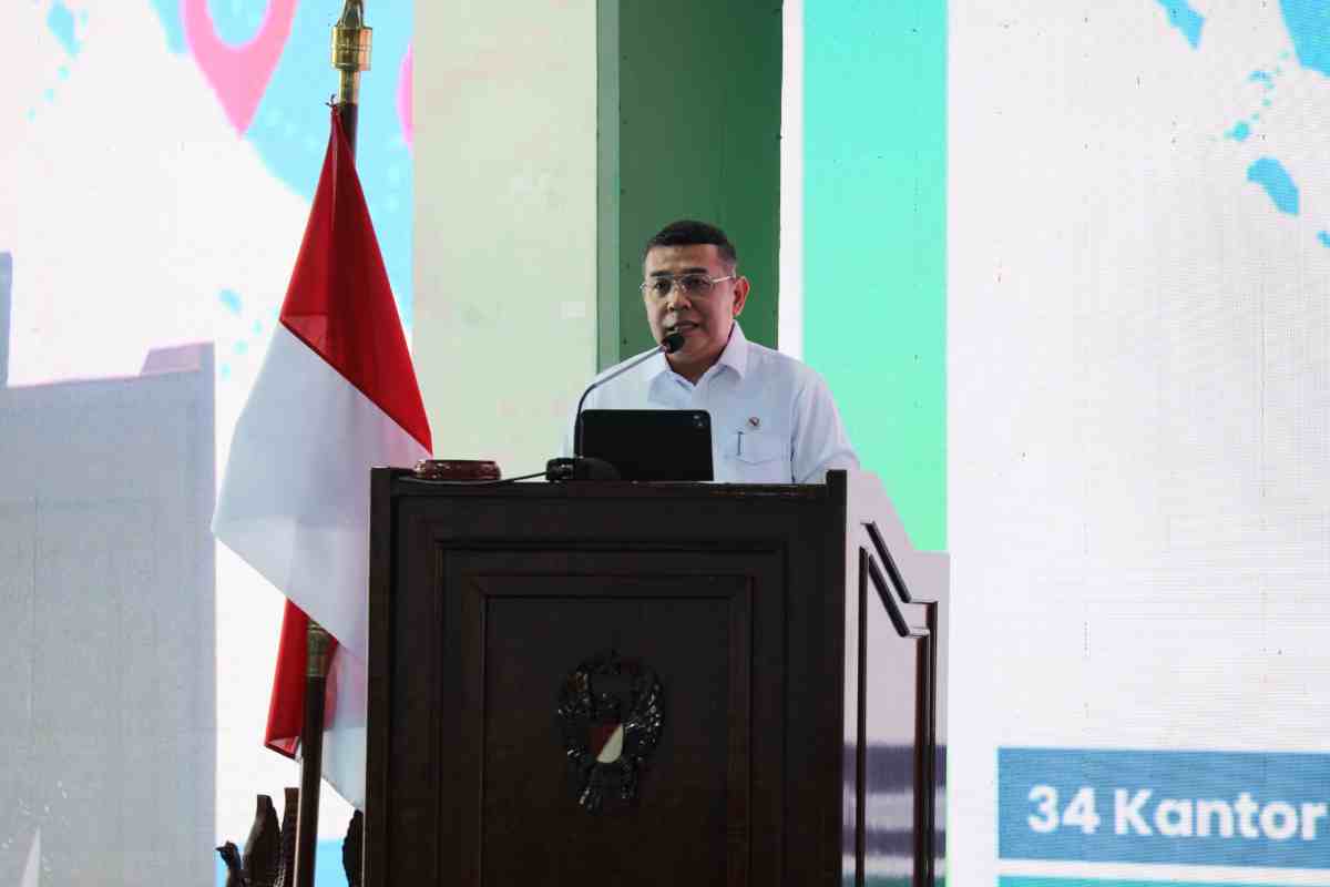 Jadi Pembicara dalam Apel Dansatkowil, Wamen Ossy Ajak TNI AD Perkuat Sinergi untuk Menjaga Tanah Negara