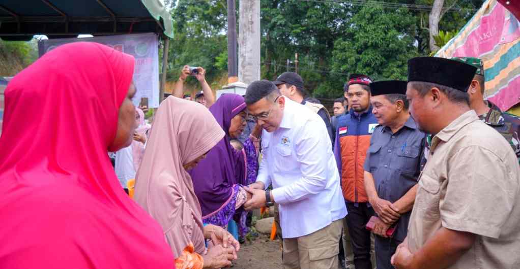 Wamen Ossy Terjun ke Lokasi Bencana Sumut, Serahkan Bantuan dan Dengarkan Cerita Warga Terdampak